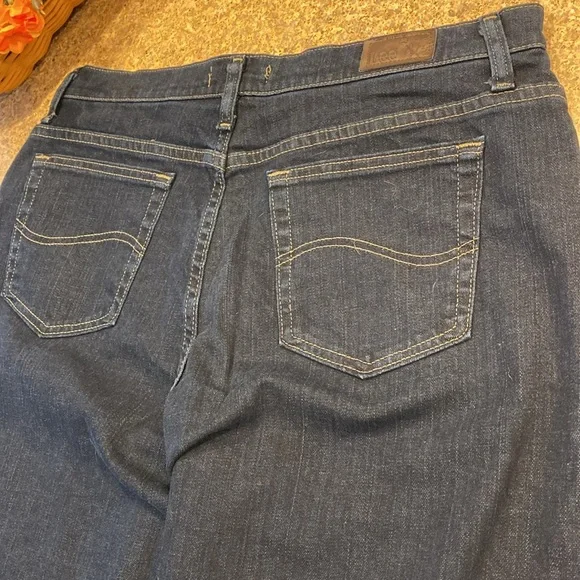 Lee Relaxed Straight Leg At The Waist 14 Medium Blue Jeans (Altered/Hemmed) - Picture 14 of 16